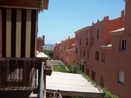 Estepona property: Apartment with 3 bedroom in Estepona, Spain 215320