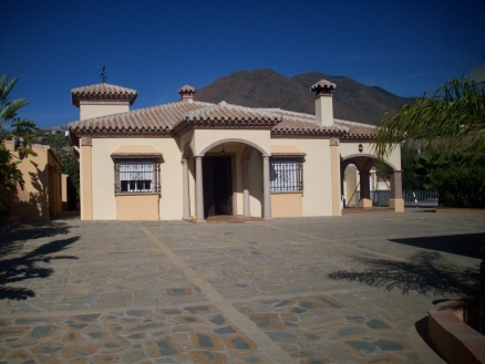 Estepona property: Villa for sale in Estepona 215330