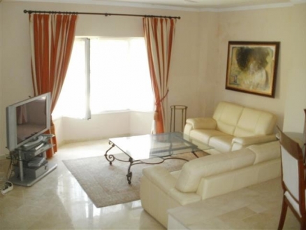 Townhome with 4 bedroom in town 215332