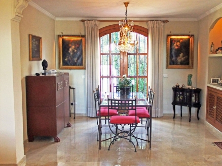 Marbella property: Malaga property | 4 bedroom Villa 215339
