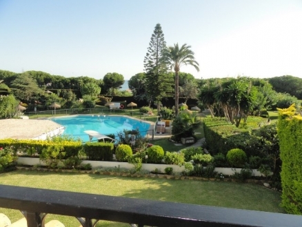 Miraflores property: Townhome for sale in Miraflores 215344
