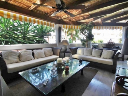 Elviria property: Apartment with 3 bedroom in Elviria 215346