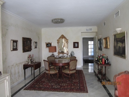 Los Monteros property: Apartment for sale in Los Monteros, Malaga 215347