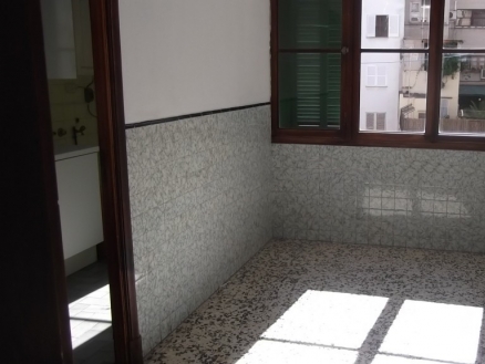 Palma De Mallorca property: Apartment for sale in Palma De Mallorca, Mallorca 215359
