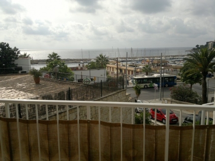 Apartment for sale in town 215367