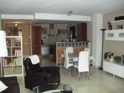Estepona property: Apartment for sale in Estepona, Malaga 215369