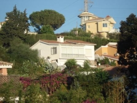 Villa for sale in town 215420
