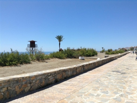 Villa for sale in town 215423