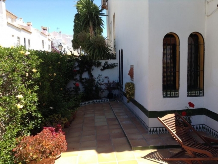 Malaga property | 4 bedroom Villa 215423