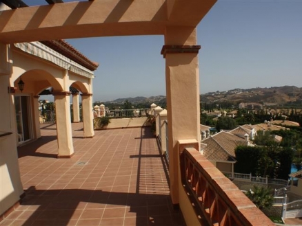 Apartment with 3 bedroom in town 215434