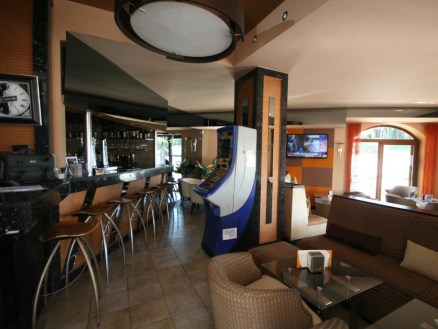 Commercial with bedroom in town, Spain 215437