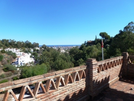 Villa for sale in town 215438
