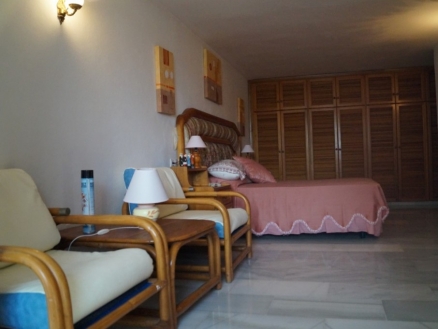 Estepona property: Villa with 4 bedroom in Estepona 215447