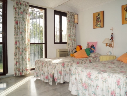 Estepona property: Malaga property | 4 bedroom Villa 215447