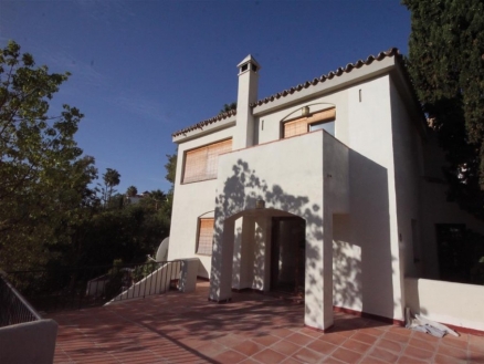 Nueva Andalucia property: Villa with 4 bedroom in Nueva Andalucia, Spain 215454