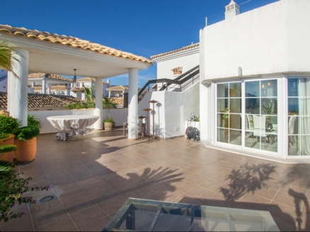 Benalmadena Costa property: Apartment for sale in Benalmadena Costa, Spain 215461