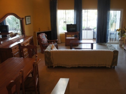 Townhome with 5 bedroom in town 215471
