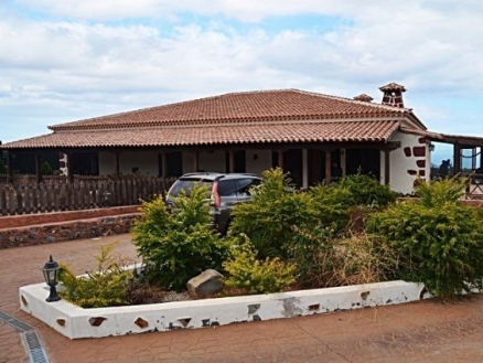 Villa with 4 bedroom in town 215488