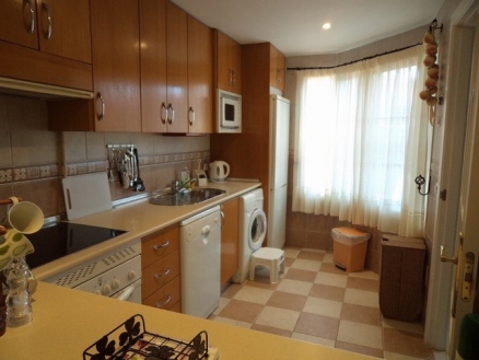 Townhome with 2 bedroom in town 215496