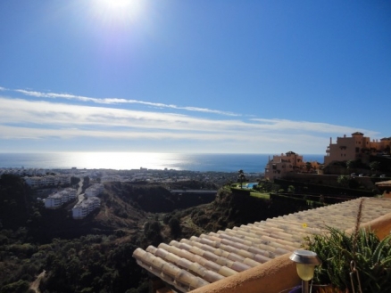 Calahonda property: Calahonda Apartment 215579