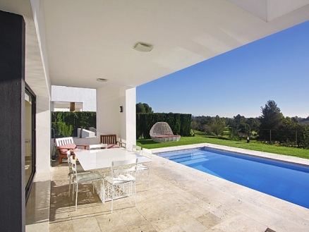 Villa for sale in town, Spain 215580