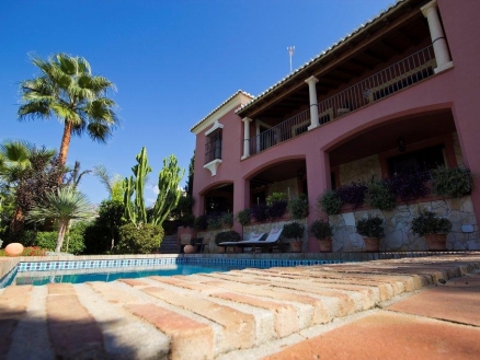 Villa for sale in town 215588