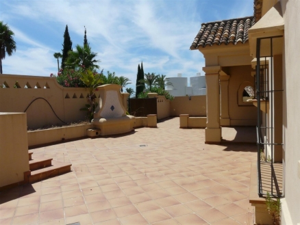 Las Brisas property: Villa in Malaga for sale 215597