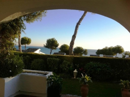 Miraflores property: Townhome for sale in Miraflores 215602