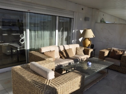 Puerto Banus property: Malaga Apartment 215606