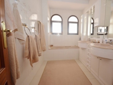 Los Pacos property: Apartment in Malaga for sale 215616