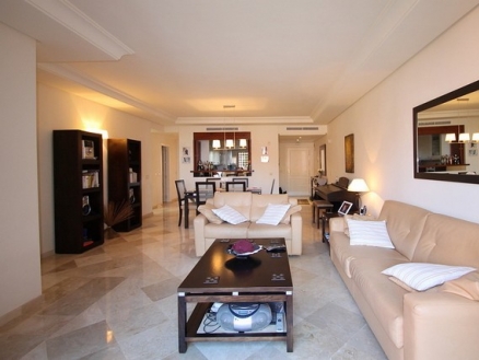 Estepona property: Malaga property | 3 bedroom Apartment 215623