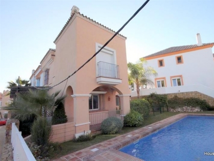 Nueva Andalucia property: Townhome for sale in Nueva Andalucia 215635