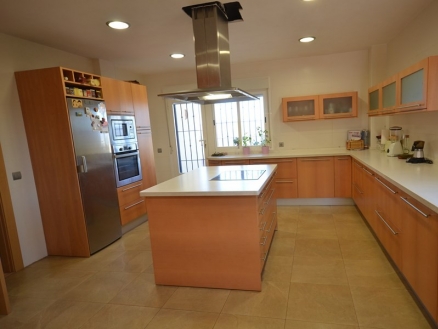 Alhaurin De La Torre property: Villa for sale in Alhaurin De La Torre, Malaga 215654