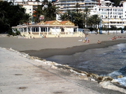 Fuengirola property: Commercial with bedroom in Fuengirola, Spain 215656
