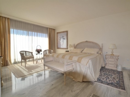 Nueva Andalucia property: Apartment for sale in Nueva Andalucia, Malaga 215666