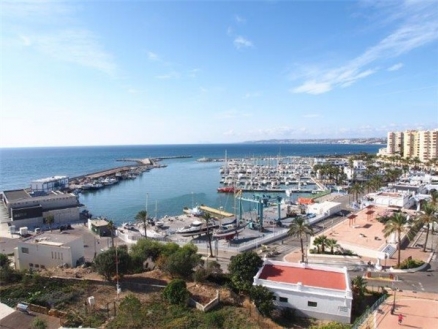 Estepona property: Apartment with 3 bedroom in Estepona, Spain 215668