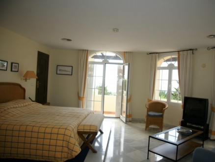 Sierra Blanca property: Sierra Blanca Villa 215673