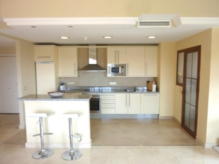 Benahavis property: Apartment for sale in Benahavis, Malaga 215674