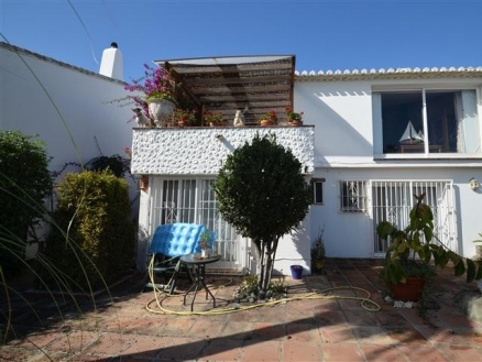 Estepona property: Villa for sale in Estepona, Spain 215681