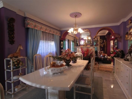 Estepona property: Villa with 4 bedroom in Estepona 215689