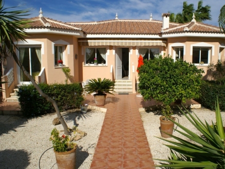 Dona Pepa property: Villa with 3 bedroom in Dona Pepa 215704