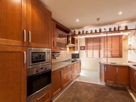 Malaga property | 3 bedroom Apartment 215720