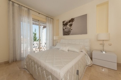 New Golden Mile property: Apartment for sale in New Golden Mile, Malaga 215724