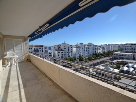 Puerto Banus property: Apartment with 2 bedroom in Puerto Banus, Spain 215730