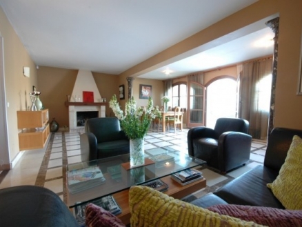 Nueva Andalucia property: Malaga property | 4 bedroom Villa 215733