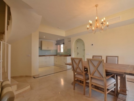 Nueva Andalucia property: Malaga Apartment 215736