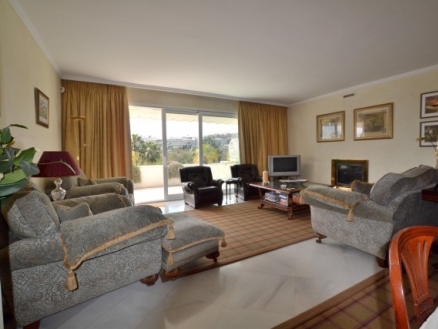 Nueva Andalucia property: Malaga property | 3 bedroom Apartment 215741