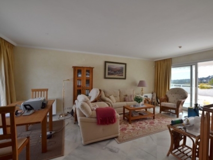 Nueva Andalucia property: Nueva Andalucia Apartment 215741