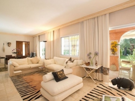 Nueva Andalucia property: Malaga property | 3 bedroom Villa 215742