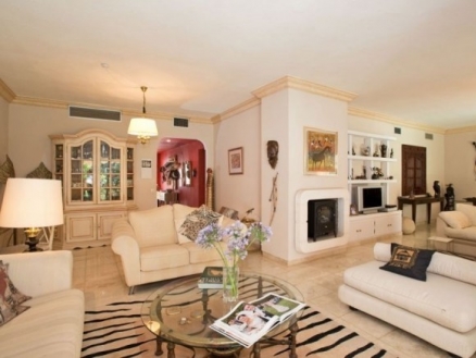 Nueva Andalucia property: Nueva Andalucia Villa 215742